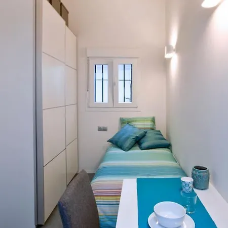 Gatu Villa Alameda, 